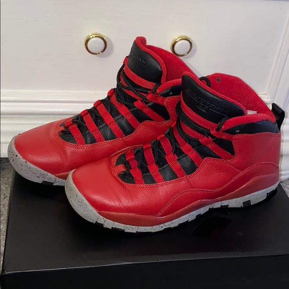 Jordan 10 Sneaker - Picture 4 of 4